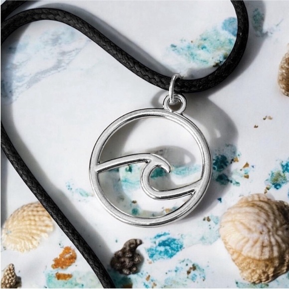 5 For $25💫Silver Ocean Wave Pendant - Picture 1 of 3